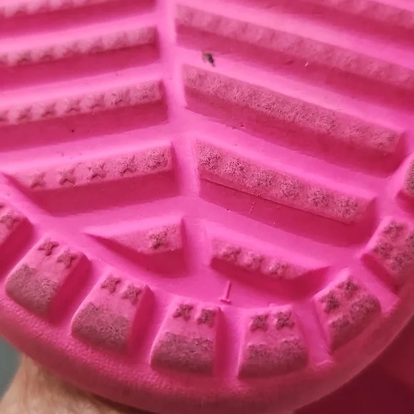 Crocs Pink Slide Sandals.  Size 8. Great Comfort. - Picture 4 of 6